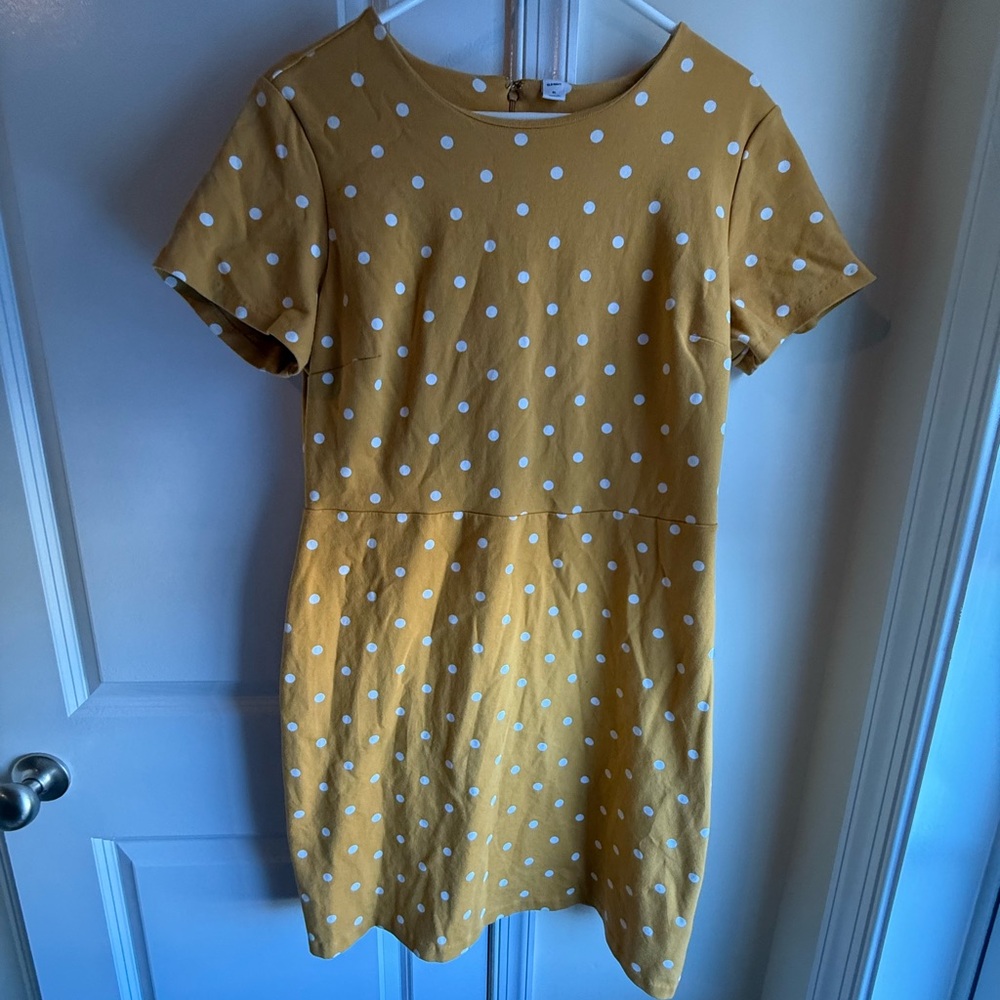 Mid length Yellow Old Navy dress for #Spring!